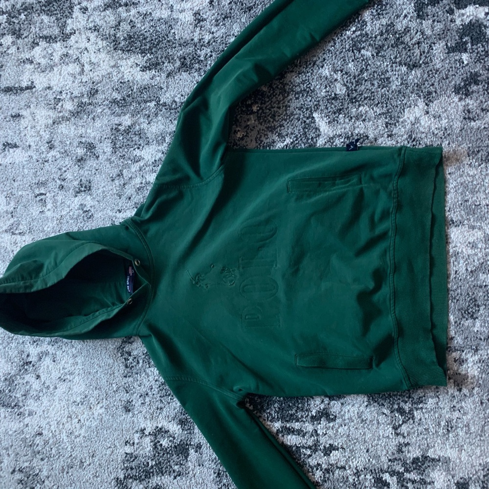 Cool handy sweatshirt!